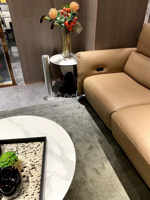 智能扩香 · 空间氛围塑造 商用香薰机如何赋能酒店与网咖场景升级